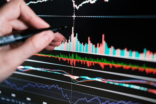 working with stock market charts indicators and t 2022 08 01 02 47 22 utca